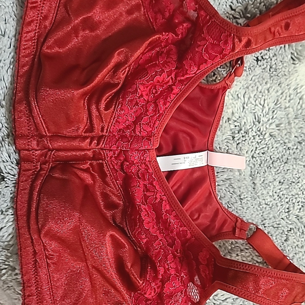 Comfort choice Cranberry color front closure 44C bra